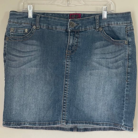 Torrid Vintage Denim Jean Skirt Women's Size 12 Medium Wash Button Pockets - Picture 2 of 5